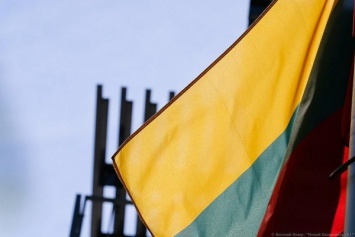 Полицейские Литвы устроили акцию протеста из-за отказа в приоритетной вакцинации
