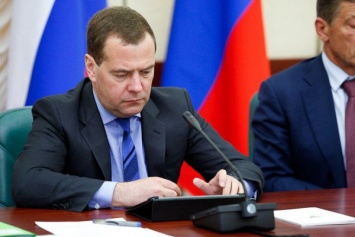 Медведев призвал «Единую Россию» наращивать присутствие в интернете и на улице