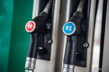Траты россиян на бензин сократились почти на четверть из-за роста цен