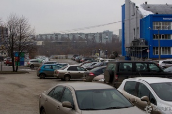 Власти рассказали о перспективах создания платных парковок в Кемерове