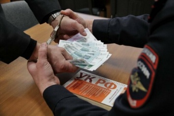 Житель Нижневартовска предложил сотруднику ДПС взятку в 85 тысяч, но инспектор отказался