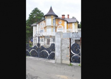 Кемеровчане выставили на продажу "исторический замок" за 60 млн рублей