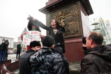 «Скрутили и увезли»: калининградскую активистку Марию Петухову задержали полицейские