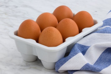 Диетологи сообщили об опасности употребления приготовленных на сливочном масле яиц