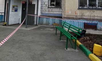 Школьники принесли гранату на лавочку в одном из дворов Бийска