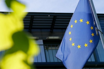 Еврокомиссия предложила разрешить въезд в ЕС привитым от COVID-19 иностранцам