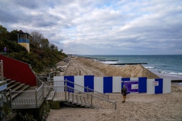 Часть пляжа на западе Зеленоградска оставляют закрытым на лето