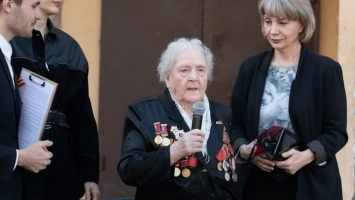 В Барнауле ветеранов поздравляют «Фронтовые бригады»