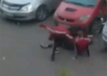 Избиение мужчины сняли на видео в Благовещенске