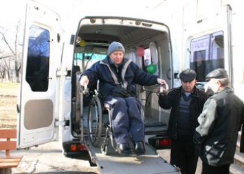 В Приамурье планируют изменить условия поездок на бесплатном такси для инвалидов