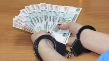 Судебный пристав подозревается в получении взятки в Барнауле