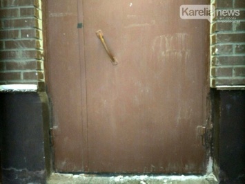 Житель Костомукши украл 170-килограммовую дверь от подъезда