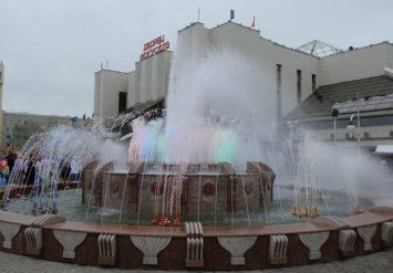 В Нижневартовске приступили к подготовке фонтанов к лету
