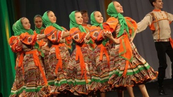 На фестивале в Алтайском крае научат плести лапти и водить хороводы