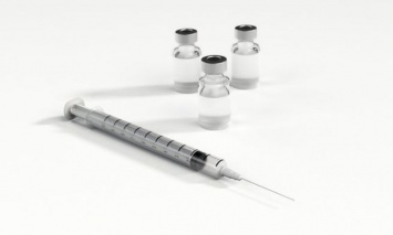 Кабмин РФ внес в Госдуму законопроект о включении вакцинации от COVID-19 в календарь прививок