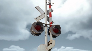 В Саратове на пять часов закроют железнодорожный переезд