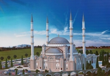 Специалисты возобновили прерванную пандемией роспись соборной мечети в Симферополе