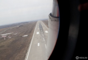 Самолет неожиданно отклонился от взлетно-посадочной полосы в Якутске