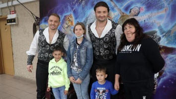 Братья Запашные пригласили 7-летнего саратовца в московский цирк