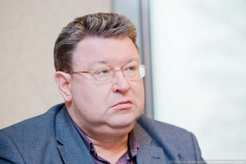 Депутат Госдумы Пятикоп сообщил, что его помощникам сожгли автомобили