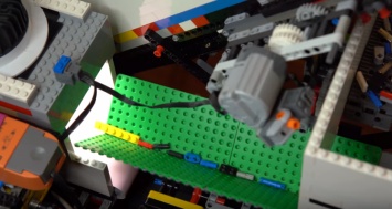 Сортировщик для LEGO с нейросетью собрали из самого LEGO