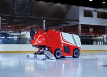 Для спортшколы Тынды закупят самоходную ледозаливочную машину