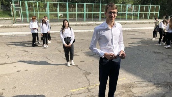 Саратовские выпускники сдают ЕГЭ по профильной математике