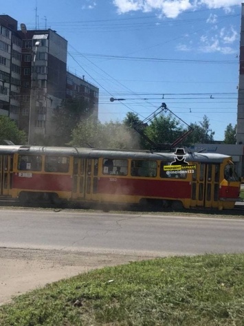 В Барнауле трамвай сошел с рельсов «из-за температуры»