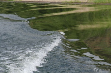 Водолазы вытащили из новокузнецкого озера труп пропавшего мужчины