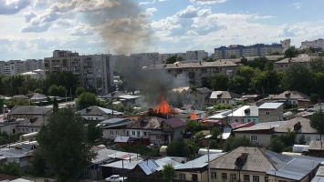 Частный дом горел в Барнауле вечером 12 июня