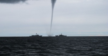 В МЧС предупредили об опасности формирования смерчей над Черным морем