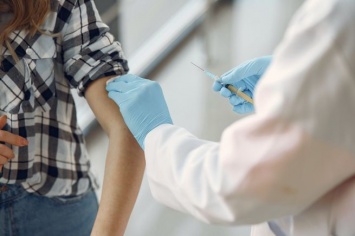 Власти Кузбасса ввели обязательную вакцинацию для работающих граждан
