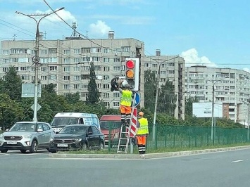 В Чебоксарах стрелку «приобрел» светофор на перекрестке Тракторостроителей-Баумана