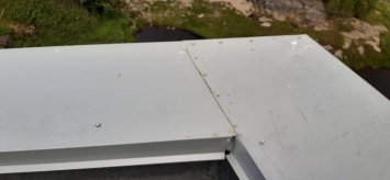 В павильоне «Бесовы следки» починили поврежденную штормовым ветром крышу