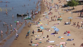 Пляжу "Городские пески" официально разрешили принимать отдыхающих