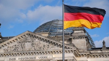 Депутат бундестага заподозрил, что Германия готовится к войне с Россией