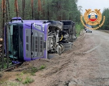 В Карелии насмерть разбился водитель лесовоза