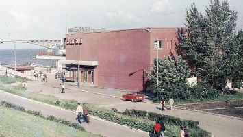 В Саратове часть здания бывшего кинотеатра "Экран" выставлена на торги