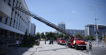 Сотрудников администрации Краснодара эвакуировали из здания для тушения условного пожара