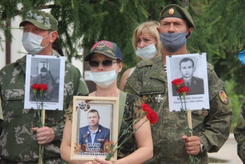 Саратовские ветераны боевых действий почтили память павших товарищей