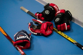 В Калининграде с тренера по хоккею 60 тыс. рублей из-за травмы семилетнего школьника