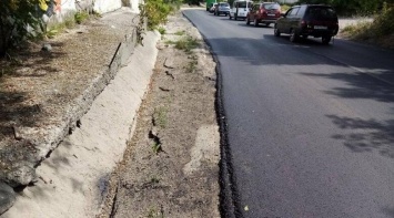 Очередной ремонт улицы Ломоносова в Симферополе снова оставил местных жителей без тротуаров, - ФОТО