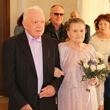 В Югре поздравили супружескую пару, прожившую в браке 72 года