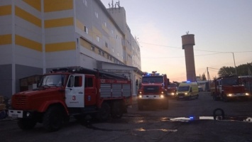 В Барнауле при пожаре в производственном здании погибли два человека