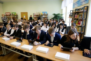 В России начало действовать правило о зачислении братьев и сестер в одну школу