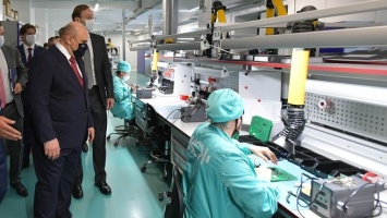 Михаил Мишустин посетил Промышленный технопарк «КСК» в Твери