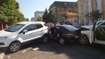 ДТП в центре Саратова собрало пять легковых авто