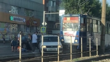 В Бийске сбили водителя трамвая