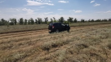 В поле под Саратовом обнаружен автомобиль с трупом в салоне