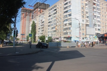 Жители Заводского района "застряли" из-за внезапного перекрытия проспекта